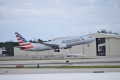 Boeing 737-823